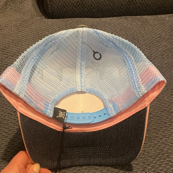 NWT Ed Hardy Rhinestone Trucker Hat. Snap back. Unisex. - Picture 2 of 4